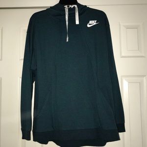 BRAND NEW Nike Pullover